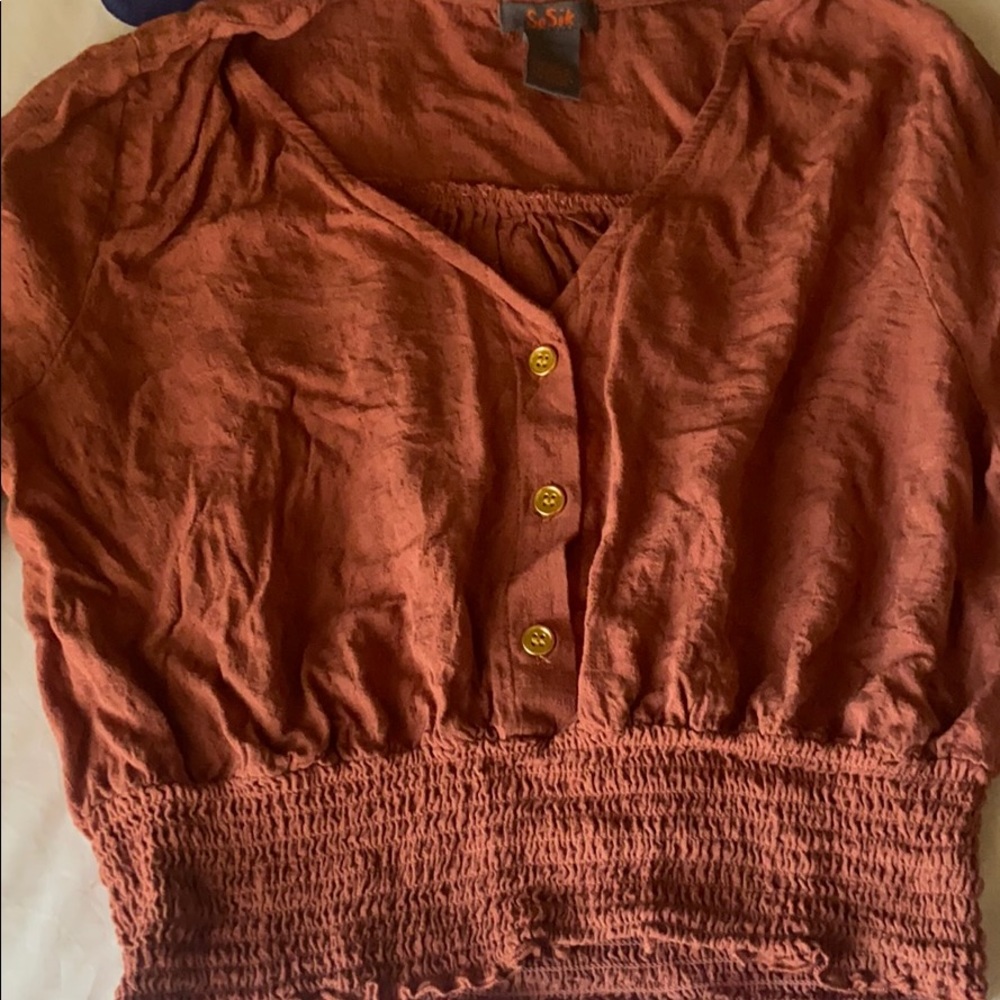 Women’s Top - Picture 2 of 5